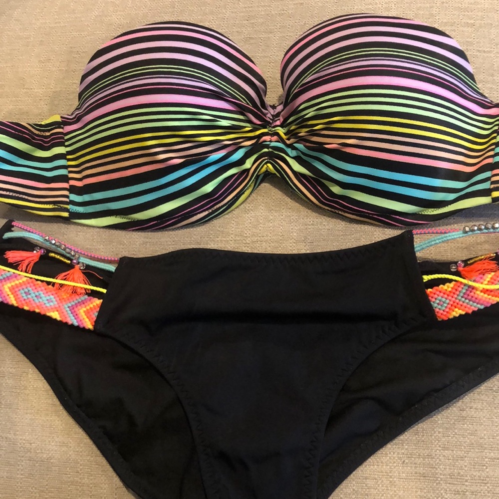 Victoria’s Secret bikini